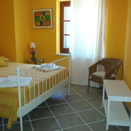 B&B Pietre Antiche Vezzi Portio Exterior foto