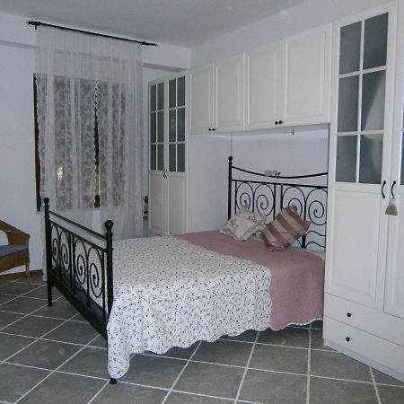 B&B Pietre Antiche Vezzi Portio Exterior foto
